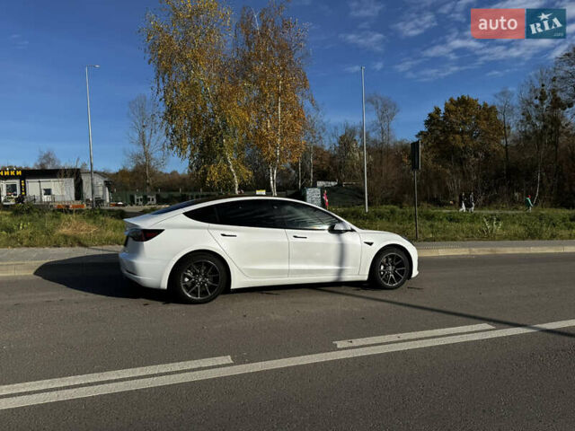 Белый Тесла Модель 3, объемом двигателя 0 л и пробегом 92 тыс. км за 16499 $, фото 7 на Automoto.ua