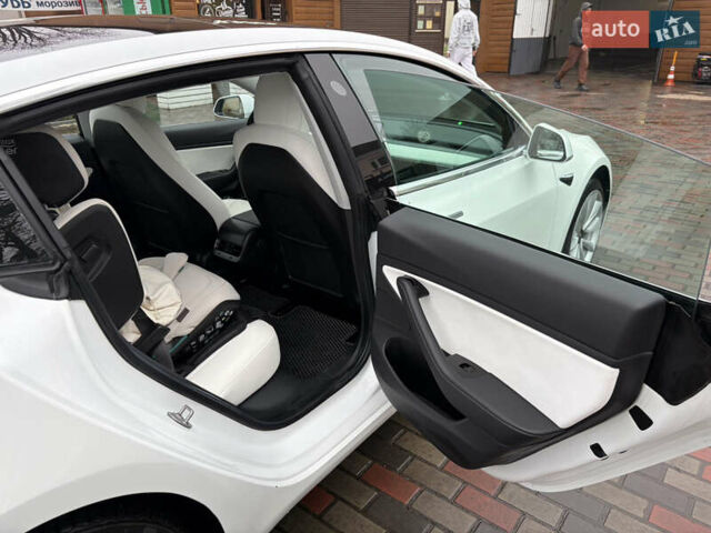 Білий Тесла Модель 3, об'ємом двигуна 0 л та пробігом 41 тис. км за 20000 $, фото 6 на Automoto.ua