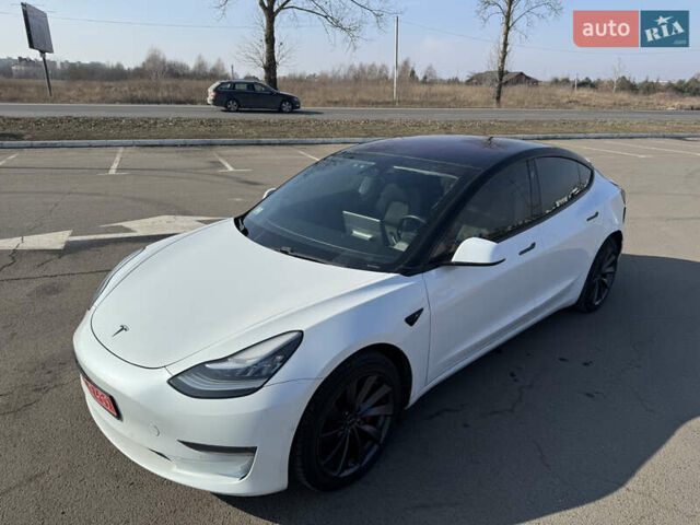 Белый Тесла Модель 3, объемом двигателя 0 л и пробегом 119 тыс. км за 15500 $, фото 2 на Automoto.ua