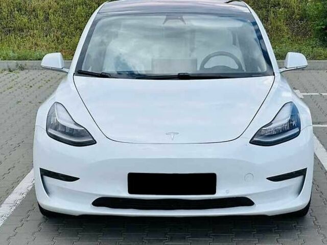 Белый Тесла Модель 3, объемом двигателя 0 л и пробегом 76 тыс. км за 12400 $, фото 1 на Automoto.ua