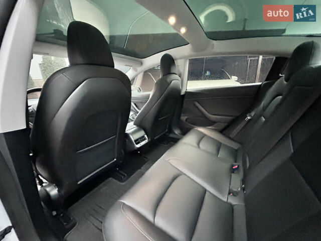 Білий Тесла Модель 3, об'ємом двигуна 0 л та пробігом 149 тис. км за 16900 $, фото 11 на Automoto.ua