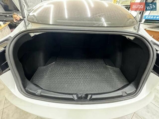 Белый Тесла Модель 3, объемом двигателя 0 л и пробегом 177 тыс. км за 22999 $, фото 14 на Automoto.ua