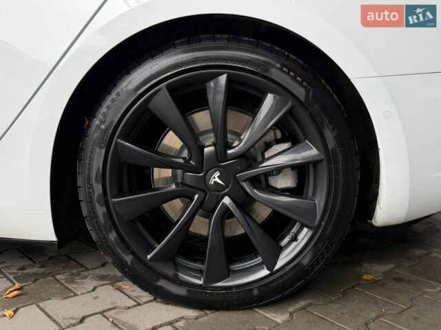 Білий Тесла Модель 3, об'ємом двигуна 0 л та пробігом 157 тис. км за 18500 $, фото 9 на Automoto.ua