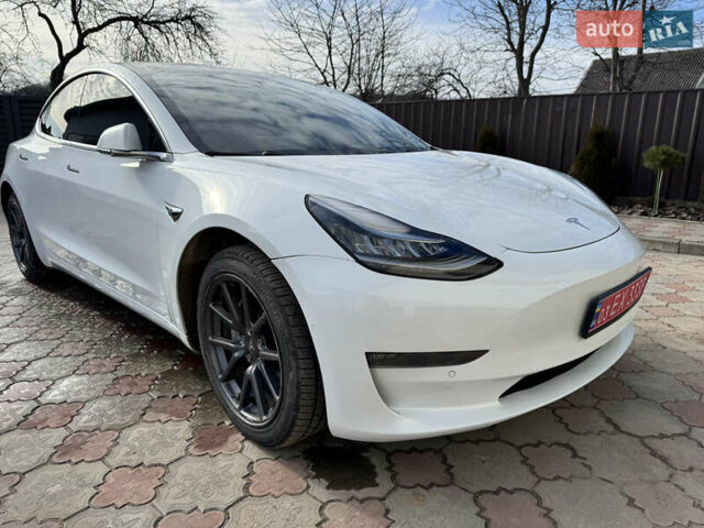 Белый Тесла Модель 3, объемом двигателя 0 л и пробегом 166 тыс. км за 15350 $, фото 8 на Automoto.ua