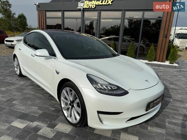 Білий Тесла Модель 3, об'ємом двигуна 0 л та пробігом 90 тис. км за 14999 $, фото 9 на Automoto.ua