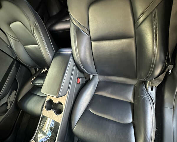 Белый Тесла Модель 3, объемом двигателя 0 л и пробегом 91 тыс. км за 17000 $, фото 13 на Automoto.ua