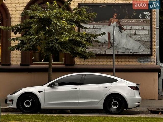Білий Тесла Модель 3, об'ємом двигуна 0 л та пробігом 89 тис. км за 20500 $, фото 7 на Automoto.ua