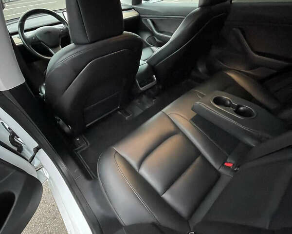 Белый Тесла Модель 3, объемом двигателя 0 л и пробегом 196 тыс. км за 15500 $, фото 10 на Automoto.ua