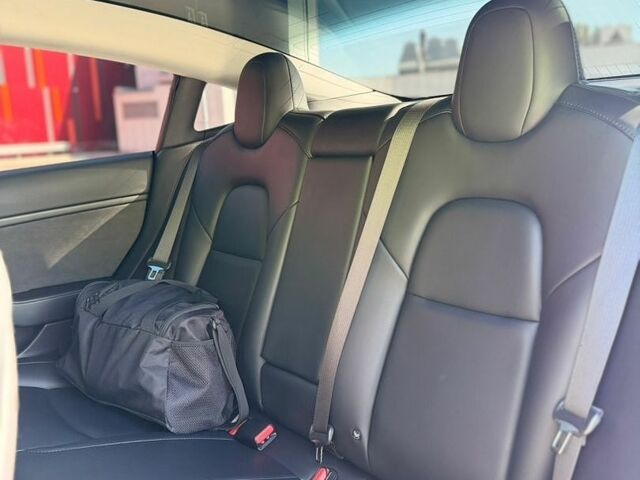 Білий Тесла Модель 3, об'ємом двигуна 0 л та пробігом 150 тис. км за 17500 $, фото 9 на Automoto.ua