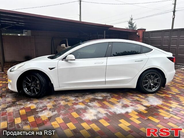 Белый Тесла Модель 3, объемом двигателя 0.3 л и пробегом 149 тыс. км за 16900 $, фото 18 на Automoto.ua