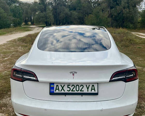 Белый Тесла Модель 3, объемом двигателя 0 л и пробегом 221 тыс. км за 17500 $, фото 3 на Automoto.ua