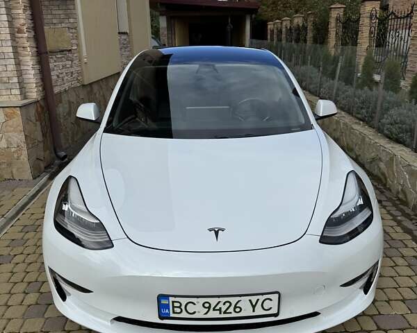 Білий Тесла Модель 3, об'ємом двигуна 0 л та пробігом 86 тис. км за 18600 $, фото 3 на Automoto.ua