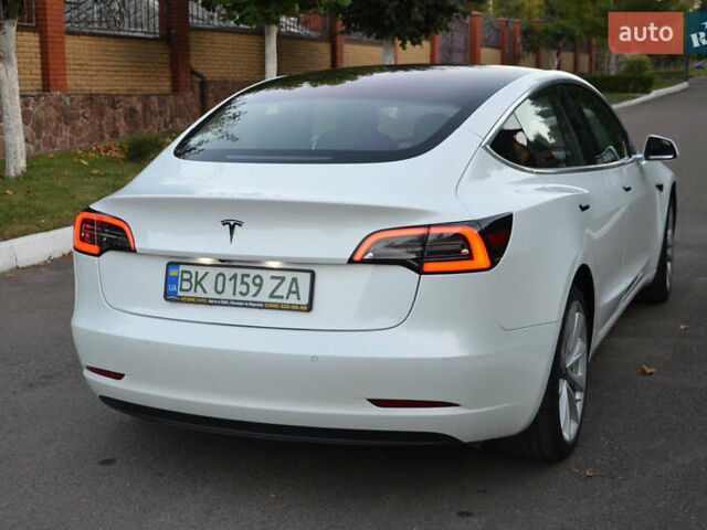 Белый Тесла Модель 3, объемом двигателя 0 л и пробегом 120 тыс. км за 17800 $, фото 8 на Automoto.ua