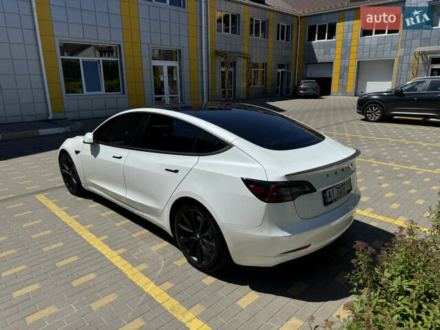 Белый Тесла Модель 3, объемом двигателя 0 л и пробегом 145 тыс. км за 17900 $, фото 5 на Automoto.ua