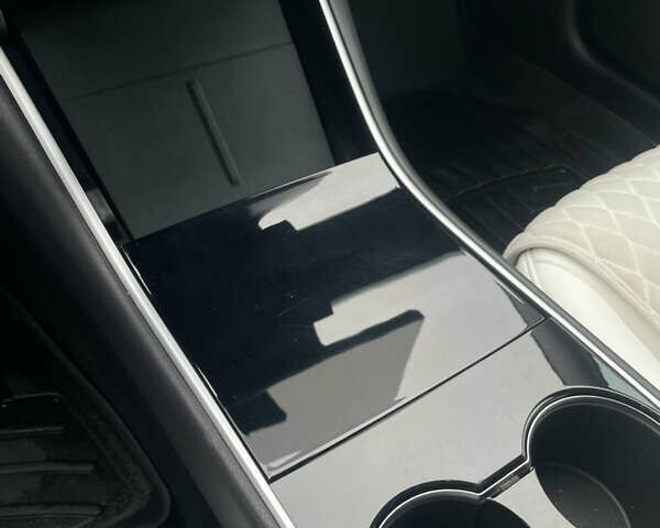 Белый Тесла Модель 3, объемом двигателя 0 л и пробегом 105 тыс. км за 19999 $, фото 20 на Automoto.ua