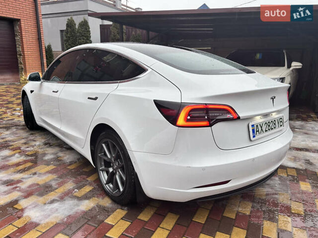 Білий Тесла Модель 3, об'ємом двигуна 0 л та пробігом 149 тис. км за 16900 $, фото 4 на Automoto.ua
