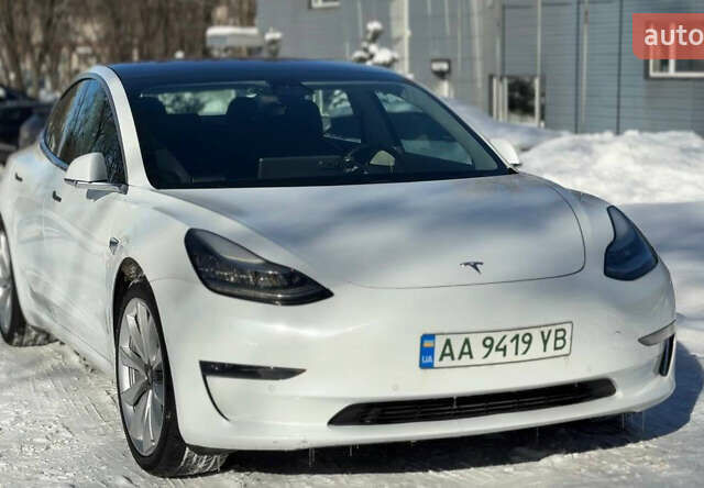 Білий Тесла Модель 3, об'ємом двигуна 0 л та пробігом 94 тис. км за 18300 $, фото 8 на Automoto.ua