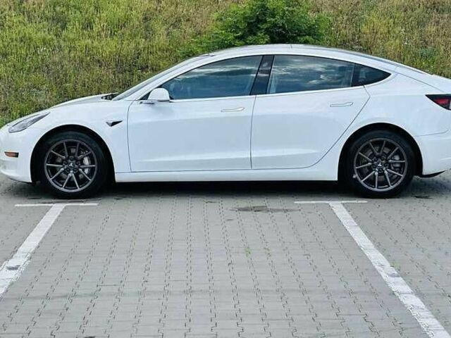 Белый Тесла Модель 3, объемом двигателя 0 л и пробегом 87 тыс. км за 10329 $, фото 6 на Automoto.ua