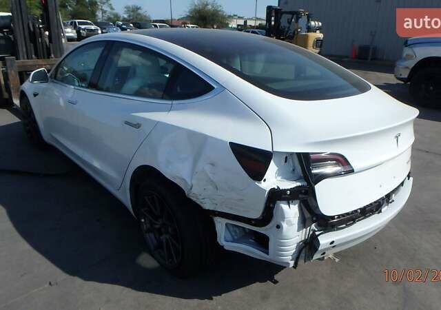 Белый Тесла Модель 3, объемом двигателя 0 л и пробегом 74 тыс. км за 15600 $, фото 12 на Automoto.ua