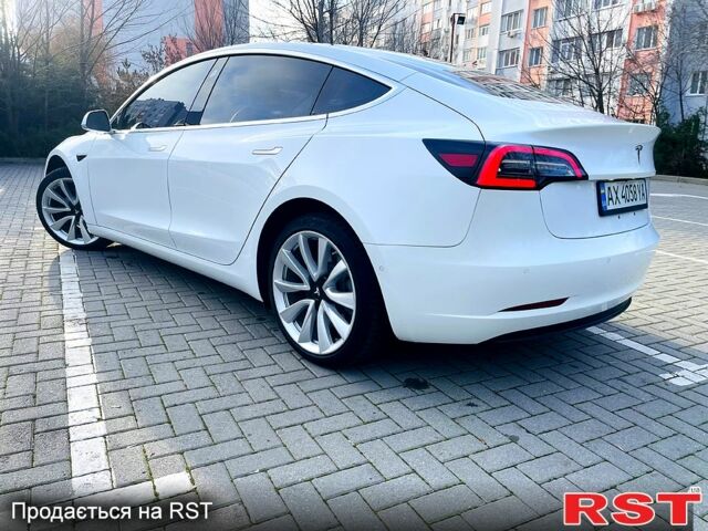 Білий Тесла Модель 3, об'ємом двигуна 0 л та пробігом 114 тис. км за 19000 $, фото 3 на Automoto.ua