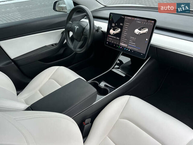 Білий Тесла Модель 3, об'ємом двигуна 0 л та пробігом 118 тис. км за 14999 $, фото 110 на Automoto.ua