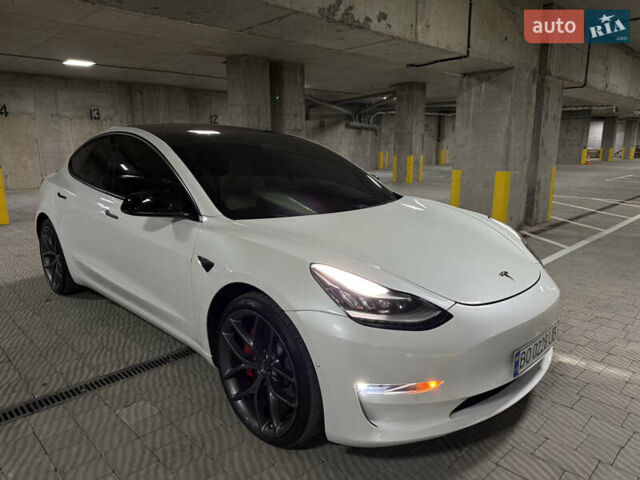 Белый Тесла Модель 3, объемом двигателя 0 л и пробегом 125 тыс. км за 19100 $, фото 32 на Automoto.ua
