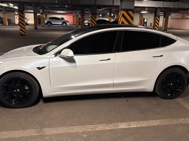 Білий Тесла Модель 3, об'ємом двигуна 0 л та пробігом 73 тис. км за 18000 $, фото 10 на Automoto.ua