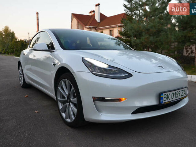 Белый Тесла Модель 3, объемом двигателя 0 л и пробегом 120 тыс. км за 17800 $, фото 13 на Automoto.ua