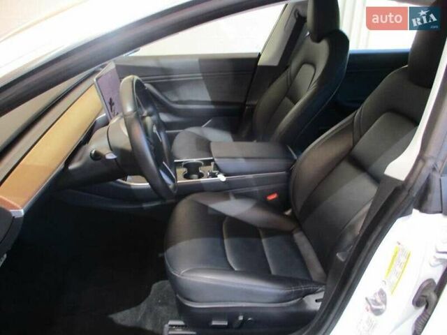 Белый Тесла Модель 3, объемом двигателя 0 л и пробегом 53 тыс. км за 6700 $, фото 5 на Automoto.ua