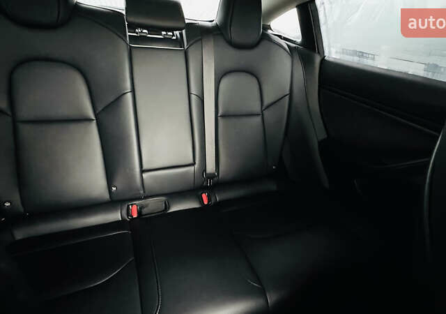 Білий Тесла Модель 3, об'ємом двигуна 0 л та пробігом 162 тис. км за 18500 $, фото 9 на Automoto.ua