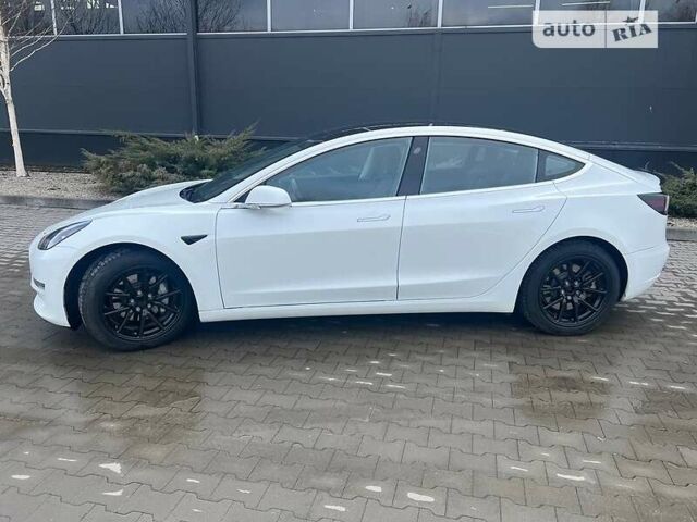 Белый Тесла Модель 3, объемом двигателя 0 л и пробегом 92 тыс. км за 22999 $, фото 6 на Automoto.ua