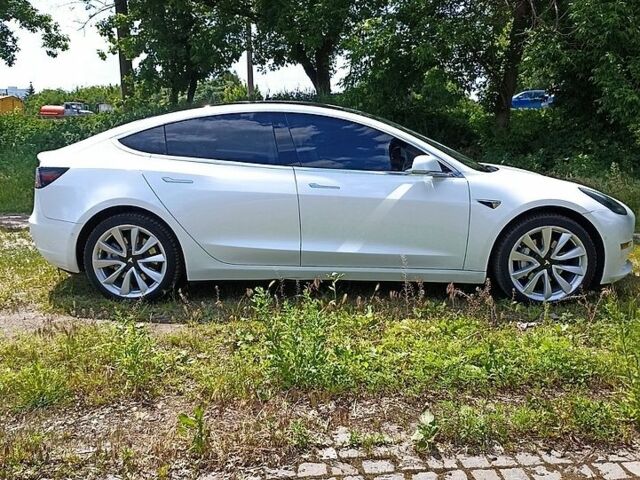 Білий Тесла Модель 3, об'ємом двигуна 0 л та пробігом 119 тис. км за 15250 $, фото 3 на Automoto.ua