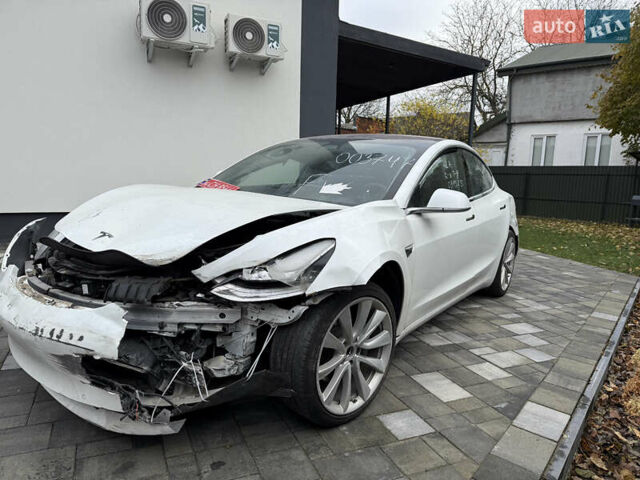 Білий Тесла Модель 3, об'ємом двигуна 0 л та пробігом 245 тис. км за 9999 $, фото 3 на Automoto.ua
