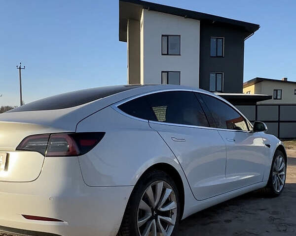 Білий Тесла Модель 3, об'ємом двигуна 0 л та пробігом 57 тис. км за 18850 $, фото 10 на Automoto.ua