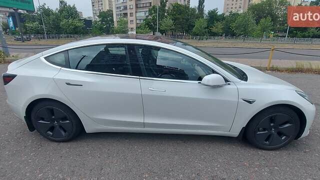 Белый Тесла Модель 3, объемом двигателя 0 л и пробегом 167 тыс. км за 18000 $, фото 3 на Automoto.ua