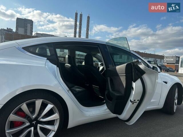 Білий Тесла Модель 3, об'ємом двигуна 0 л та пробігом 146 тис. км за 17200 $, фото 5 на Automoto.ua