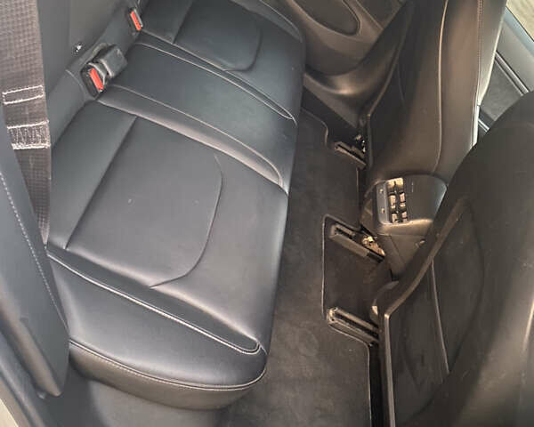 Білий Тесла Модель 3, об'ємом двигуна 0 л та пробігом 57 тис. км за 18850 $, фото 17 на Automoto.ua