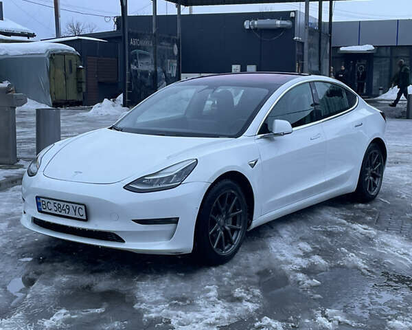 Білий Тесла Модель 3, об'ємом двигуна 0 л та пробігом 212 тис. км за 14250 $, фото 2 на Automoto.ua
