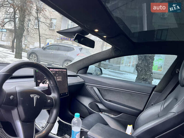 Белый Тесла Модель 3, объемом двигателя 0 л и пробегом 155 тыс. км за 20000 $, фото 16 на Automoto.ua