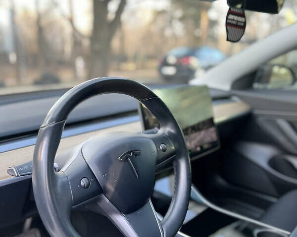 Білий Тесла Модель 3, об'ємом двигуна 0 л та пробігом 195 тис. км за 16000 $, фото 8 на Automoto.ua