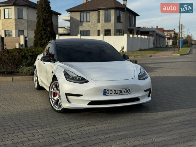 Белый Тесла Модель 3, объемом двигателя 0 л и пробегом 170 тыс. км за 16300 $, фото 2 на Automoto.ua