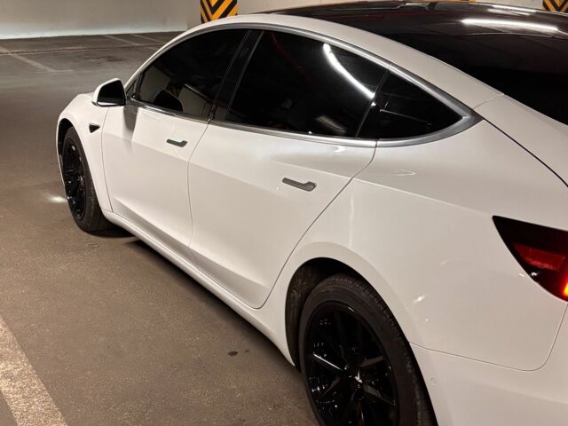 Білий Тесла Модель 3, об'ємом двигуна 0 л та пробігом 73 тис. км за 18000 $, фото 9 на Automoto.ua