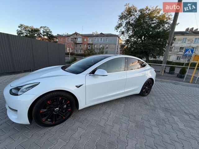 Белый Тесла Модель 3, объемом двигателя 0 л и пробегом 240 тыс. км за 18000 $, фото 7 на Automoto.ua