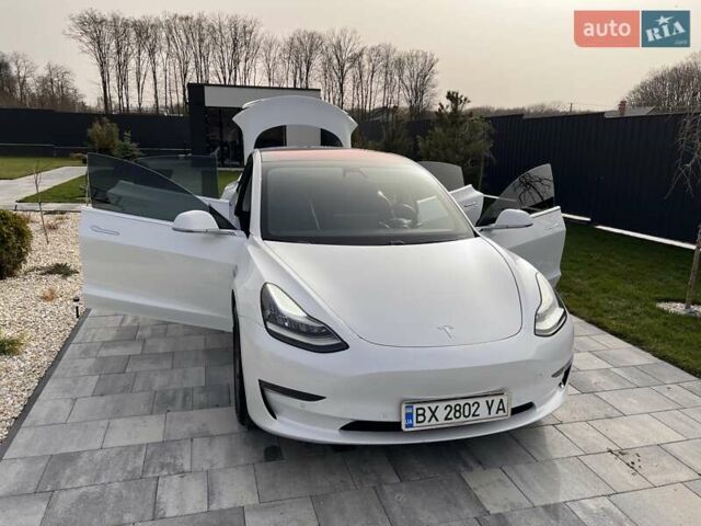 Белый Тесла Модель 3, объемом двигателя 0 л и пробегом 132 тыс. км за 20100 $, фото 15 на Automoto.ua