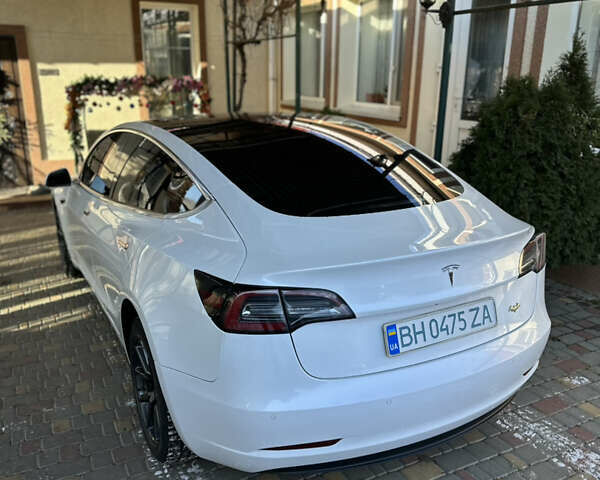 Белый Тесла Модель 3, объемом двигателя 0 л и пробегом 91 тыс. км за 17000 $, фото 16 на Automoto.ua