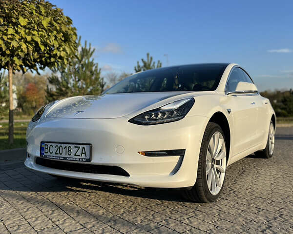 Белый Тесла Модель 3, объемом двигателя 0 л и пробегом 78 тыс. км за 27300 $, фото 1 на Automoto.ua