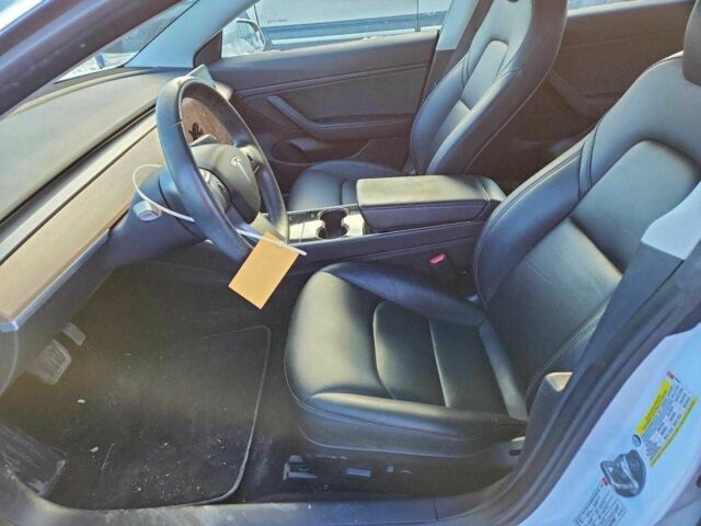 Білий Тесла Модель 3, об'ємом двигуна 0 л та пробігом 65 тис. км за 13500 $, фото 6 на Automoto.ua