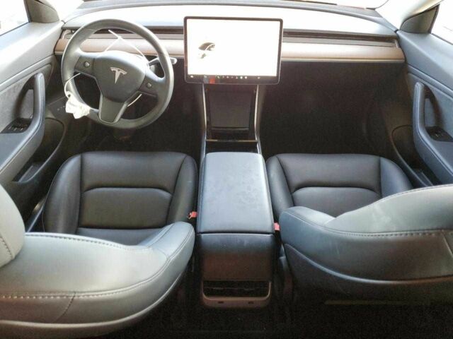 Белый Тесла Модель 3, объемом двигателя 0 л и пробегом 35 тыс. км за 5700 $, фото 7 на Automoto.ua