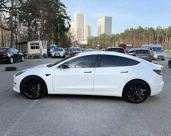 Білий Тесла Модель 3, об'ємом двигуна 0 л та пробігом 195 тис. км за 16000 $, фото 4 на Automoto.ua