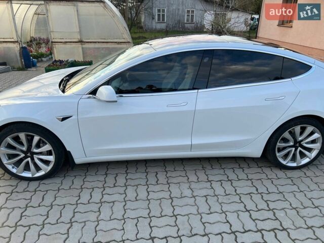 Белый Тесла Модель 3, объемом двигателя 0 л и пробегом 80 тыс. км за 19350 $, фото 9 на Automoto.ua